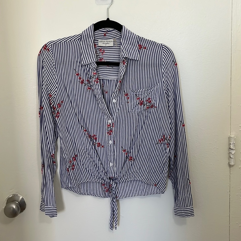 Dress Forum - Cropped Shirt with Front Tie